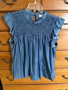 crown & ivy Denim-Blue Smocked Flutter Sleeve Top